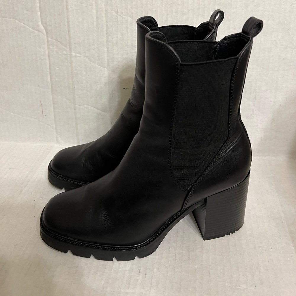 Sam Edelman Rollins Boots / Black Chelsea Boots
